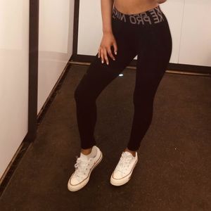 𝙉𝙄𝙆𝙀 𝙇𝙀𝙂𝙂𝙄𝙉𝙂𝙎